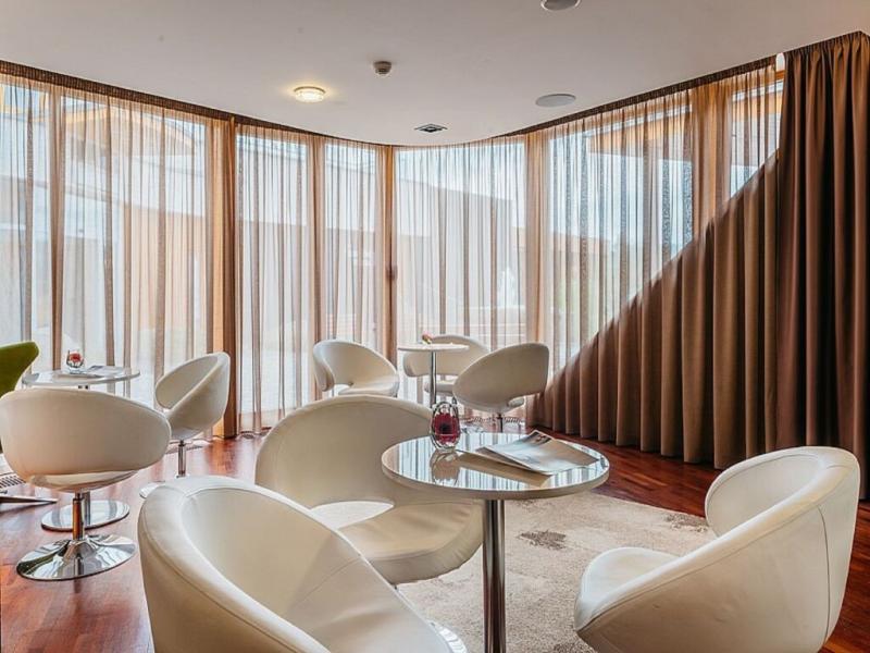 Maximus Resort