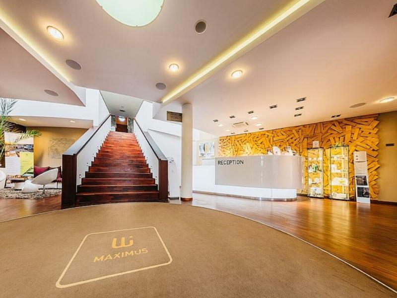 Maximus Resort