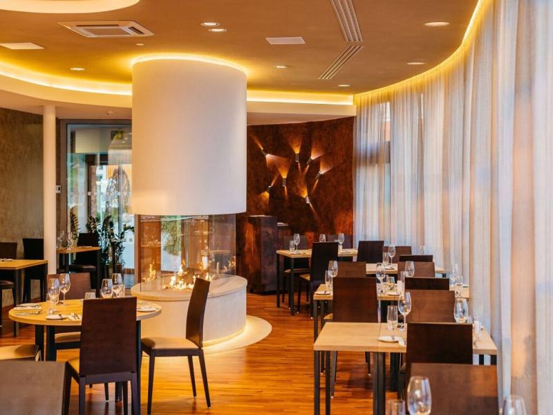 Maximus Resort
