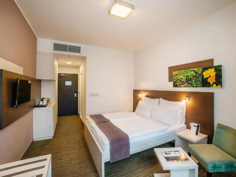 Maximus Resort