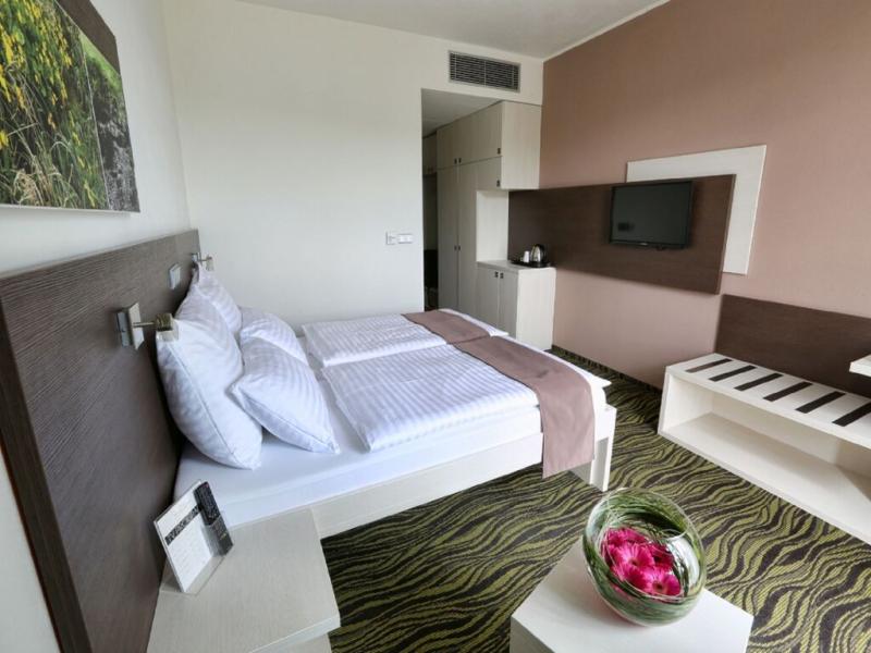 Maximus Resort