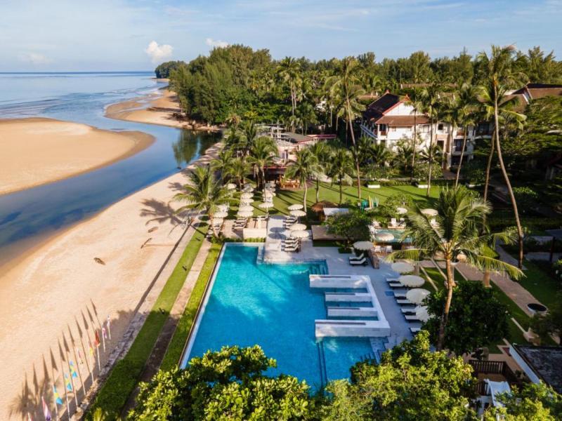 Apsara Beachfront Resort and Villa