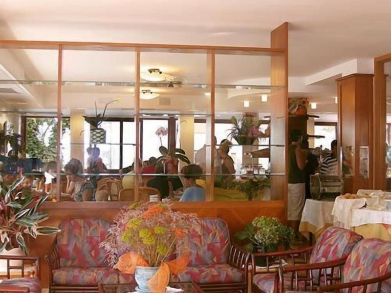 Nelson Hotel