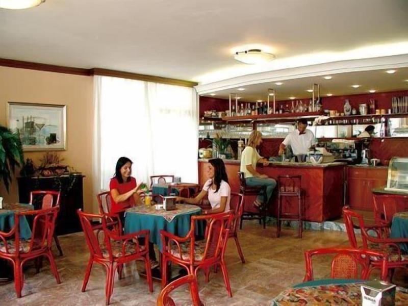 Nelson Hotel