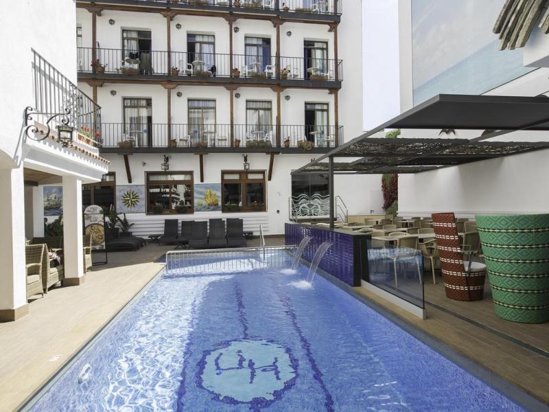 Neptuno Hotel & Apartments