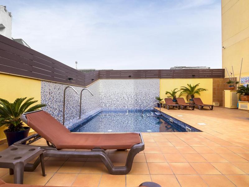 Neptuno Hotel & Apartments