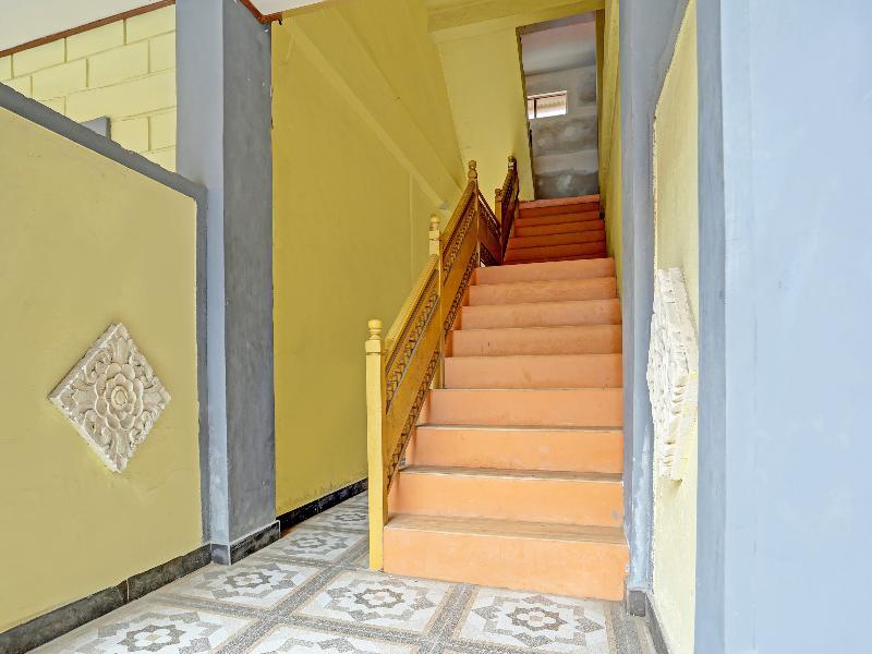 Collection O 91081 New Arena Hotel