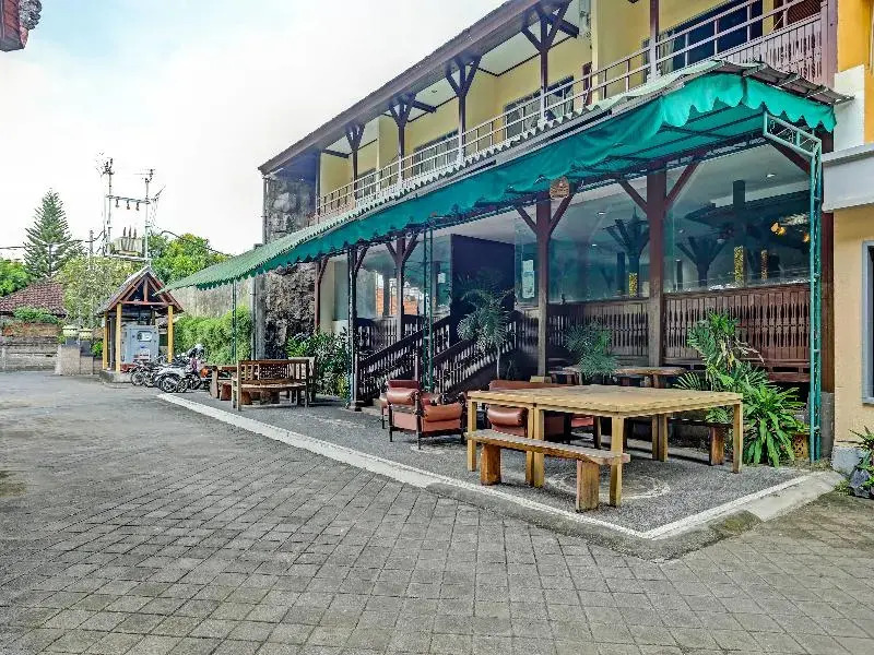 Collection O 91081 New Arena Hotel