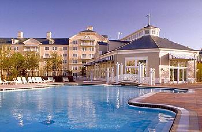 New Port Bay Club