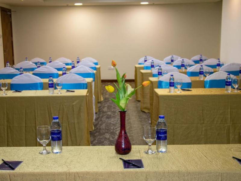 BM Acacia Hotel & Apartments