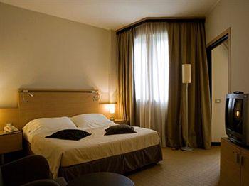 NH Bologna Villanova