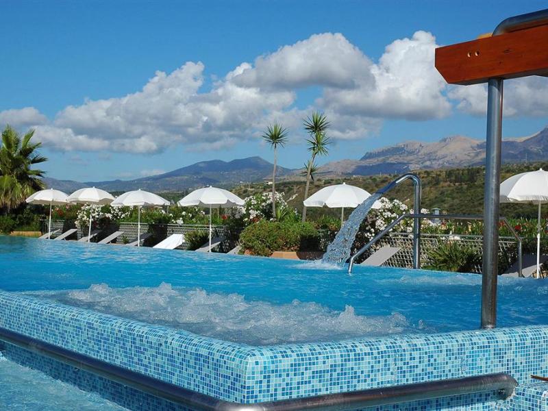 Acacia Resort