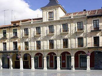 NH Collection Leon Plaza Mayor