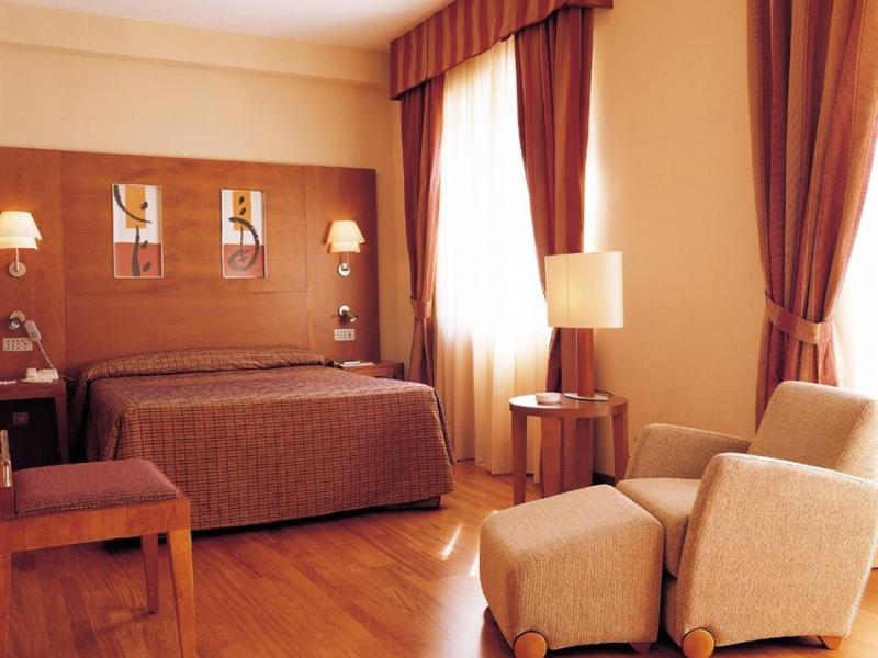 Hotel NH Madrid Sanvy