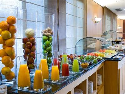 Hotel NH Madrid Sanvy