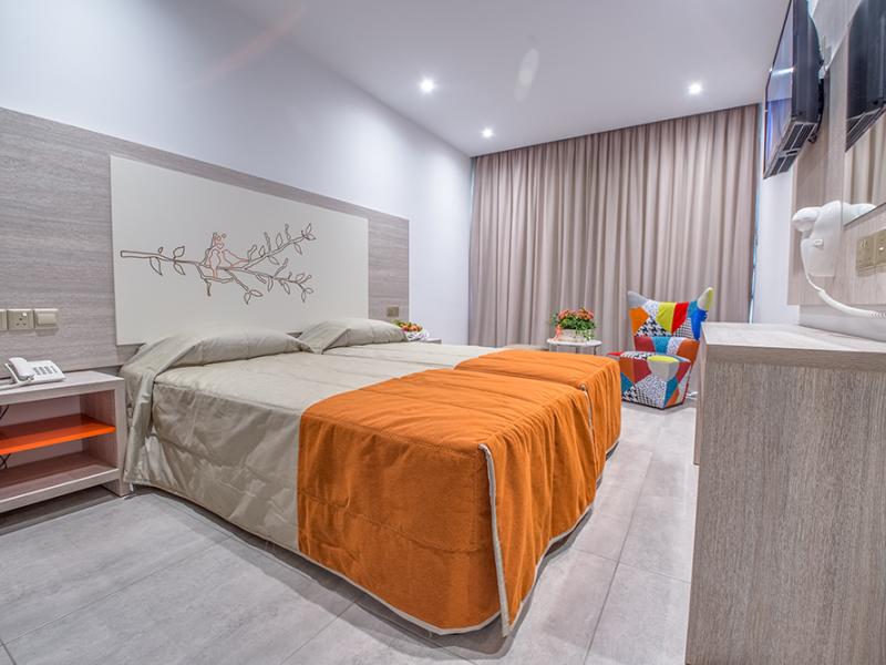 Nicholas Color Hotel