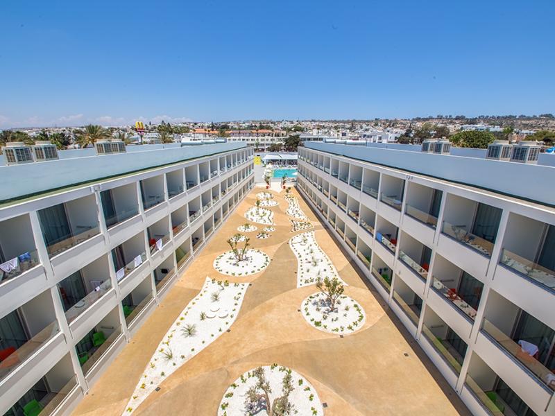 Nicholas Color Hotel