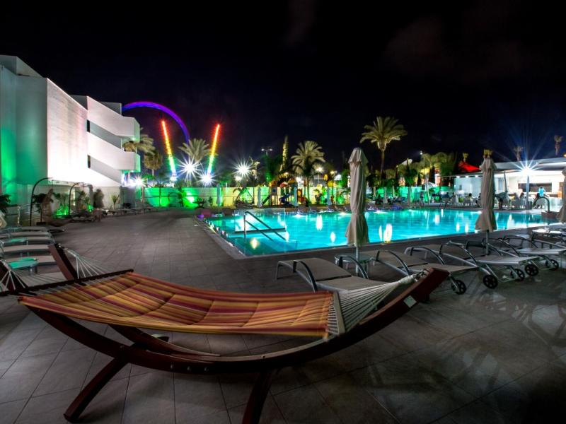 Nicholas Color Hotel