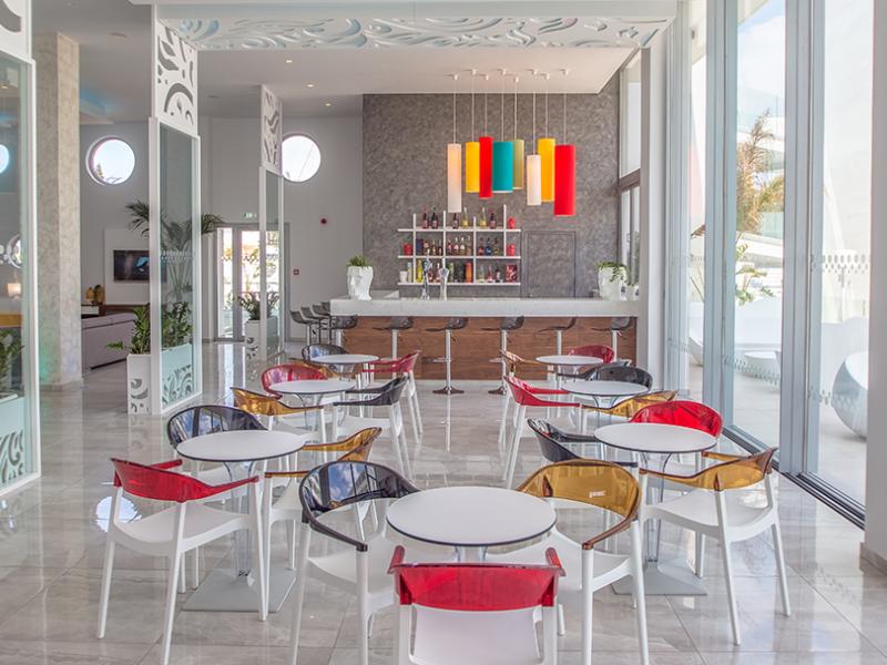 Nicholas Color Hotel