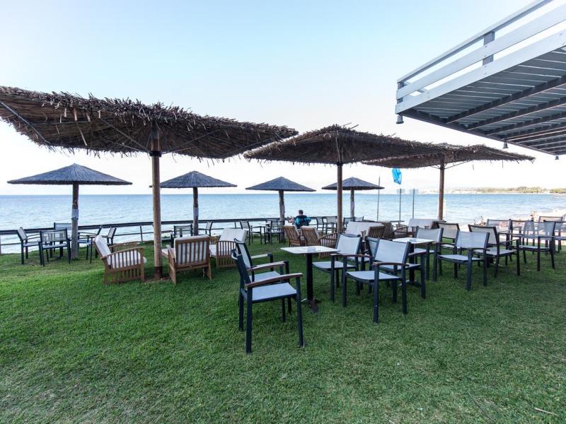 Niforeika Beach Hotel & Bungalows