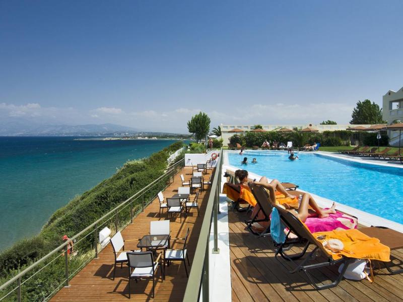 Niforeika Beach Hotel & Bungalows