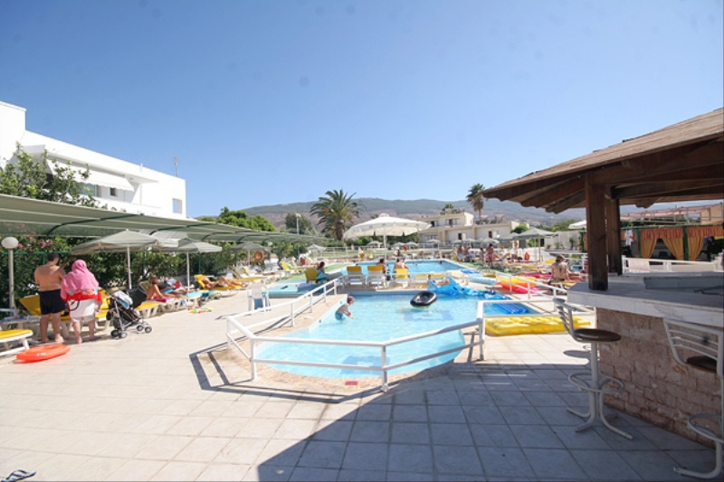 Niriides Beach Hotel