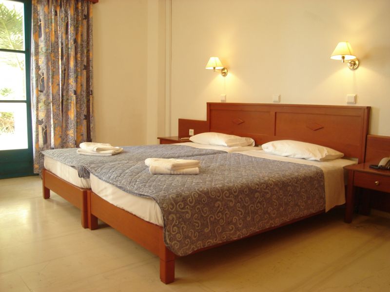 Niros Beach Apartments