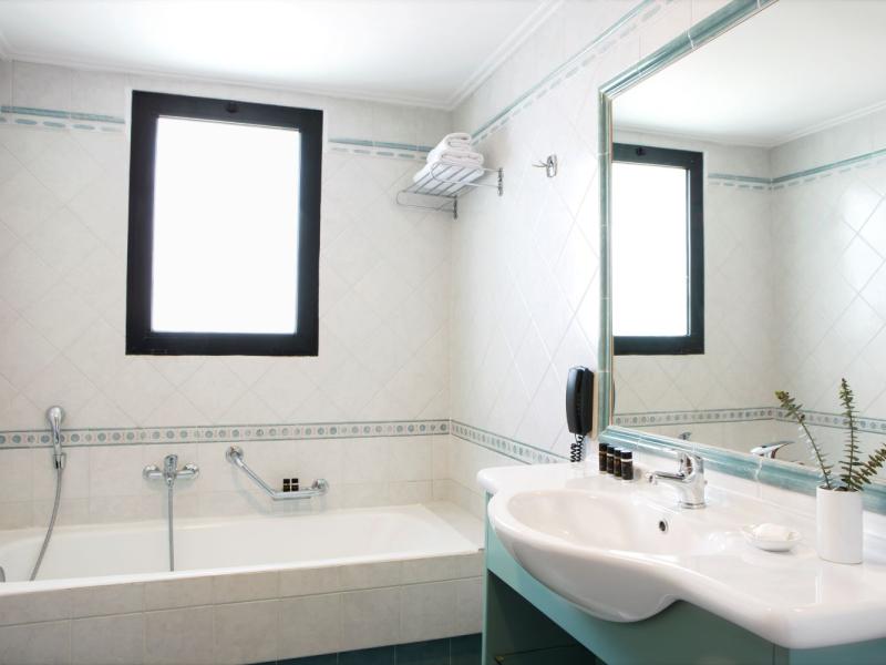 Ramada Athens Club Attica Riviera