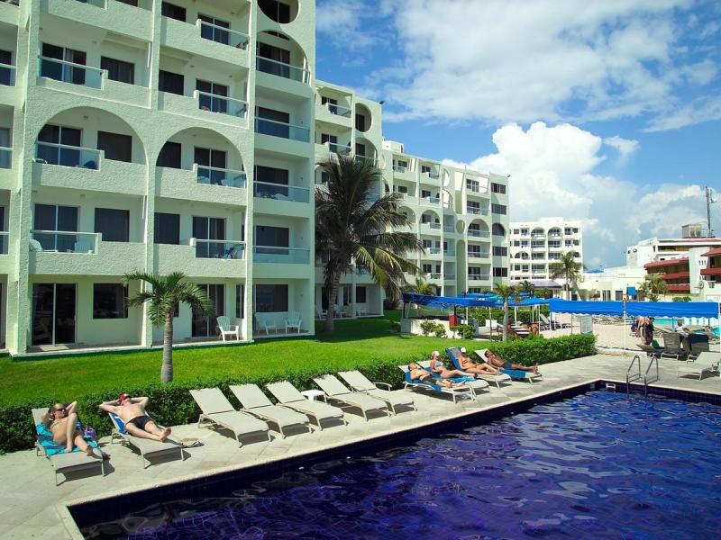 Aquamarina Beach