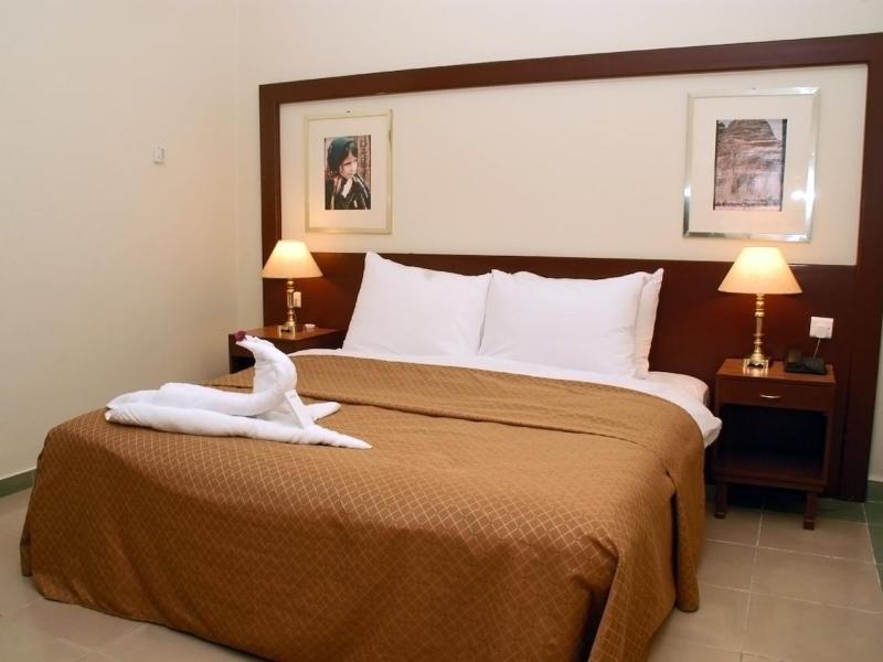 Aqua Vista Hotel & Suites