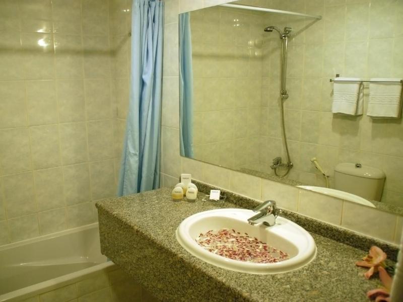 Aqua Vista Hotel & Suites