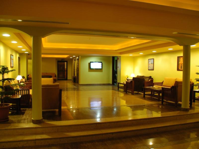 Aqua Vista Hotel & Suites