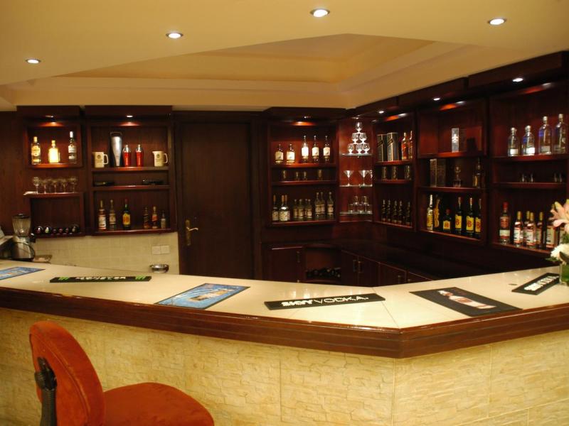 Aqua Vista Hotel & Suites