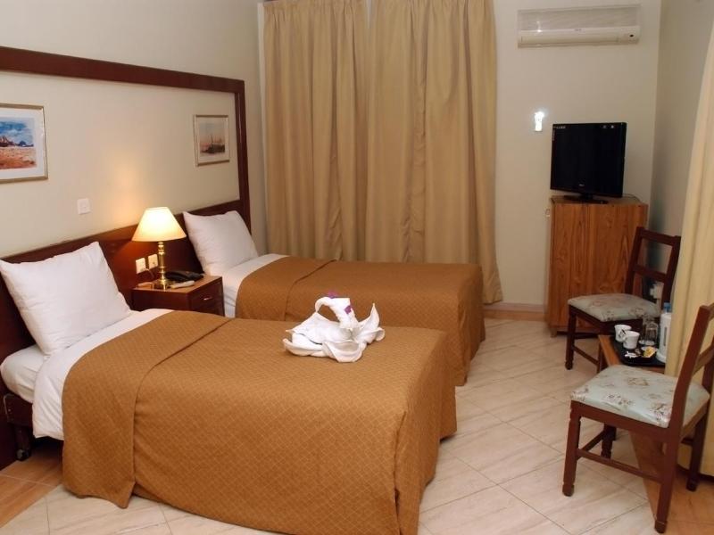 Aqua Vista Hotel & Suites