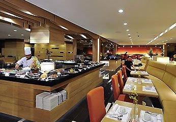 Отель Novotel Kota Kinabalu 1Borneo Малайзия, о Борнео, фото 19