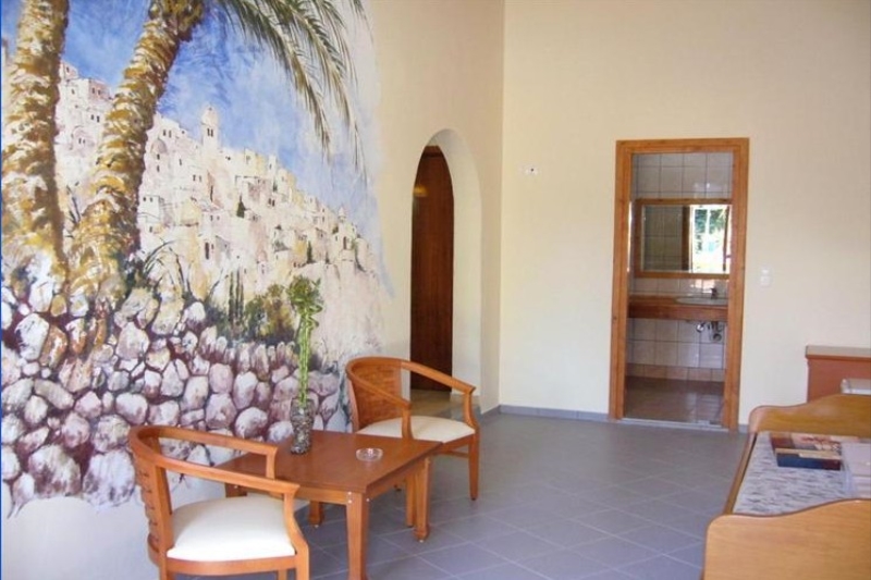 Aquarius Beach Hotel 