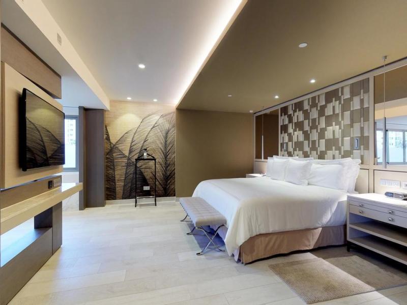 El Embajador a Royal Hideaway