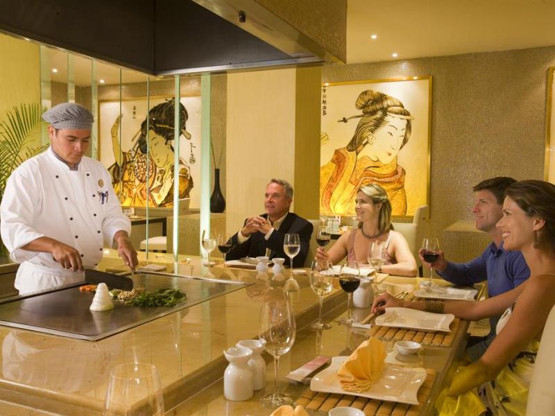 Royal Hideaway Playacar