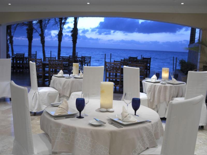 Royal Hideaway Playacar