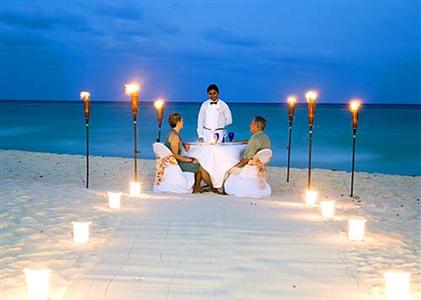 Royal Hideaway Playacar