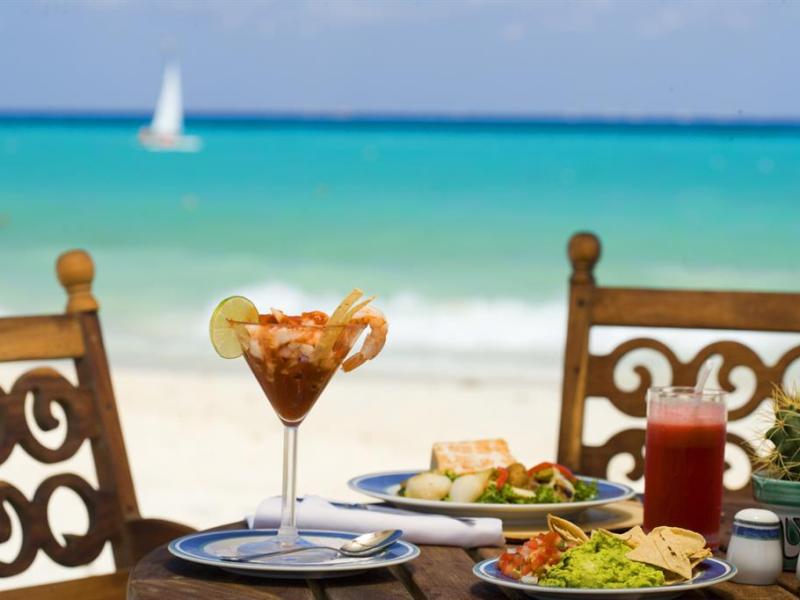 Royal Hideaway Playacar