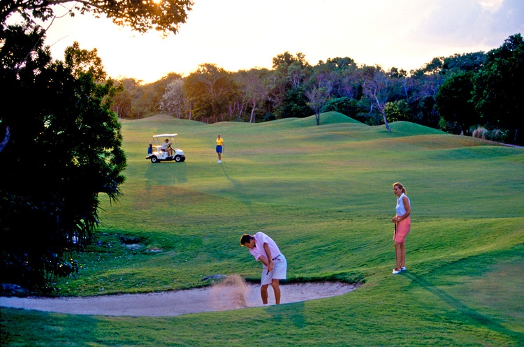 Royal Hideaway Playacar