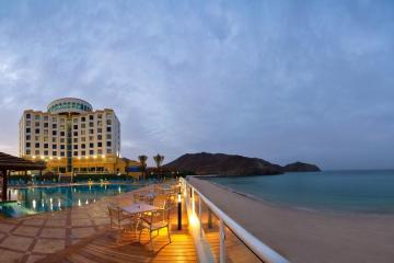 Отель Oceanic Khorfakkan Resort & Spa ОАЭ, Хор-Факкан, фото 18