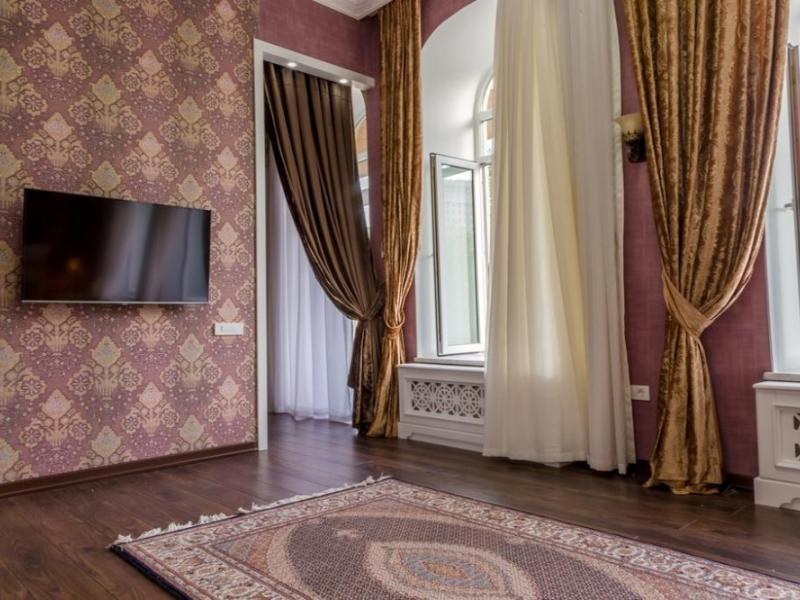 Premier Old Gates Hotel