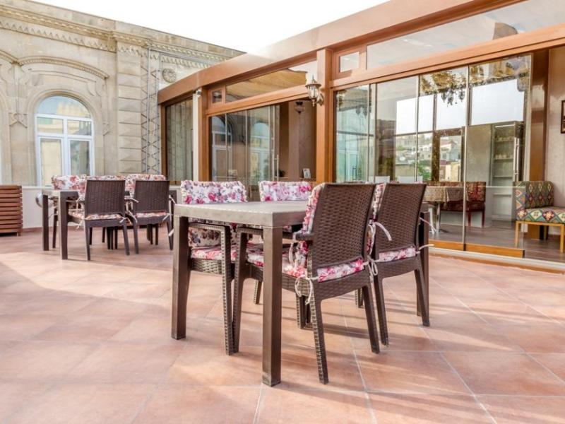 Premier Old Gates Hotel