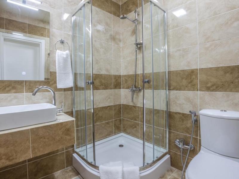 Premier Old Gates Hotel