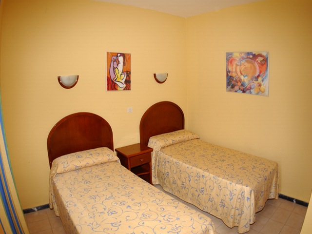 Omar Apartments