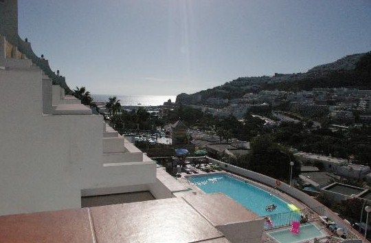 Omar Apartments