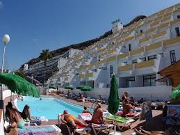Omar Apartments