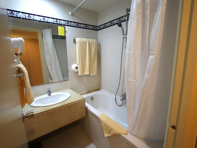 Club Novostar Omar Khayam